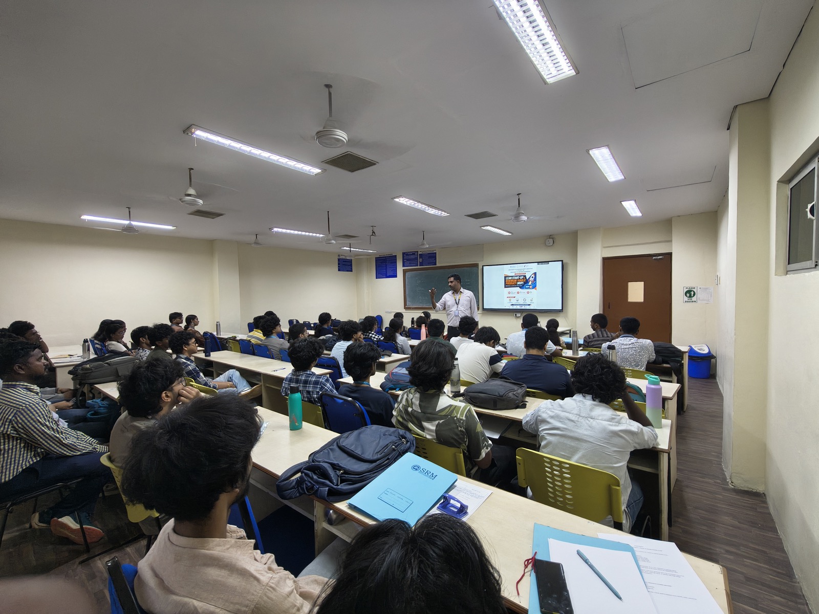 Full classroom attending the session on lean startup principles
