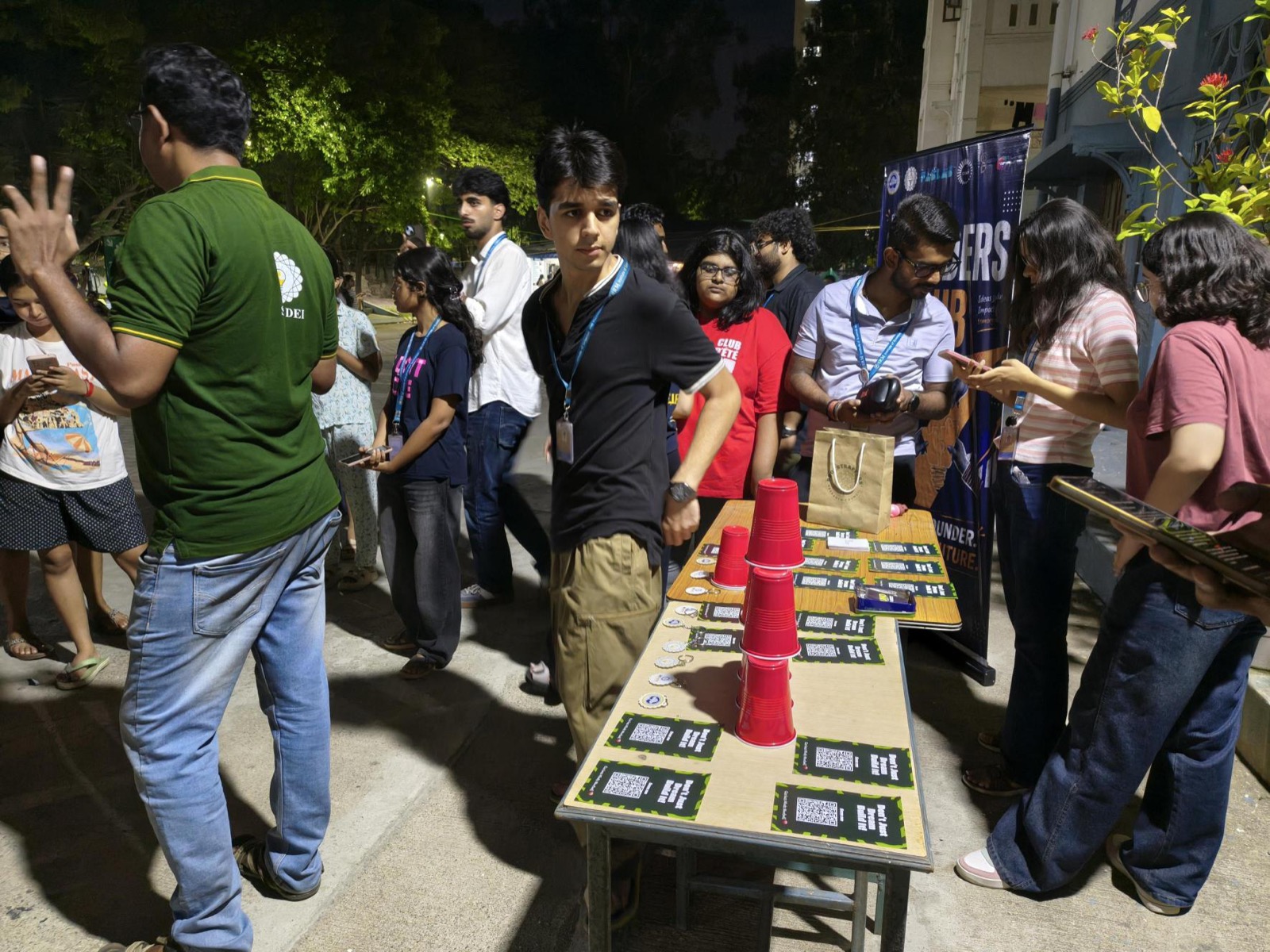Participants at the outreach activity stall during the evening session