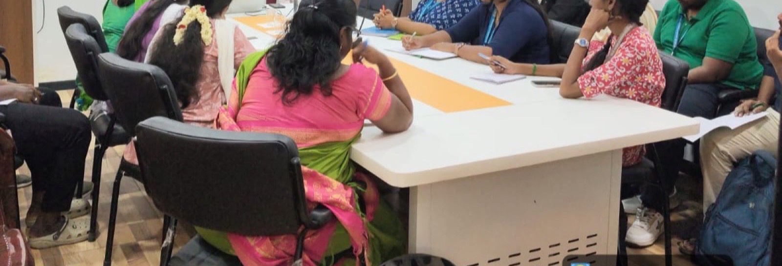 Speaker presenting the medical device design method during the workshop on 28 August 2026