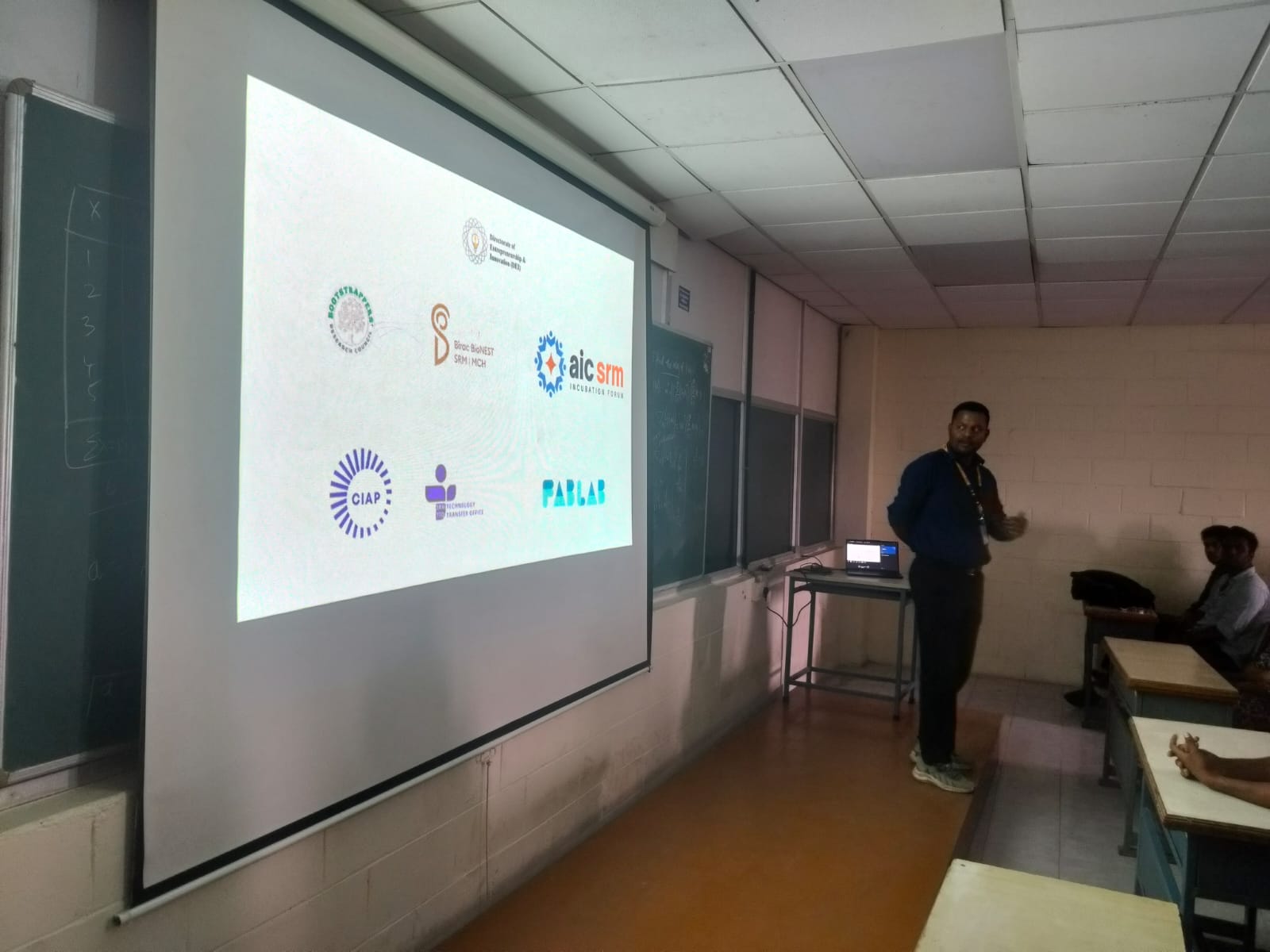 Overview of the SRM innovation ecosystem presented during the session